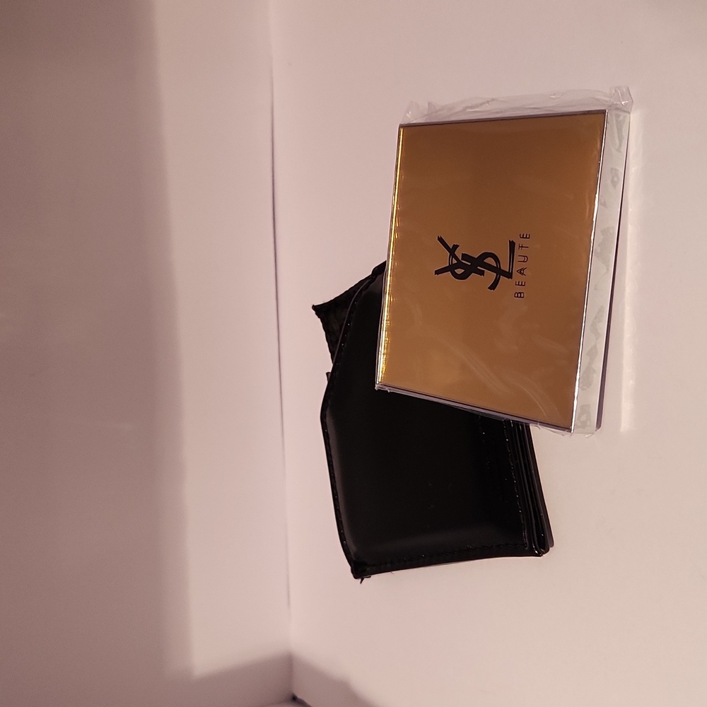 Saint Laurent Beaute Mirror With Black Patent Pouch - Picture 2 of 7